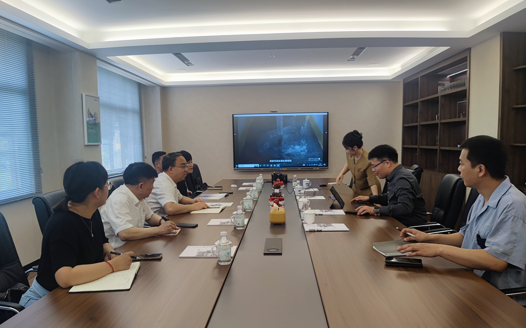 六盤水(shuǐ)鐘(zhōng)山(shān)區(qū)領導來(lái)閩考察我司